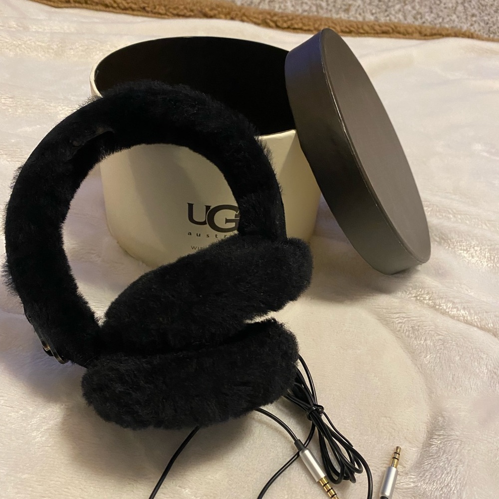 Ugg aux earmuffs